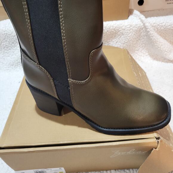 NEW ZODIAC Womens Claret Block Heel Bootie Army Green SIZE 10 M - Picture 4 of 7